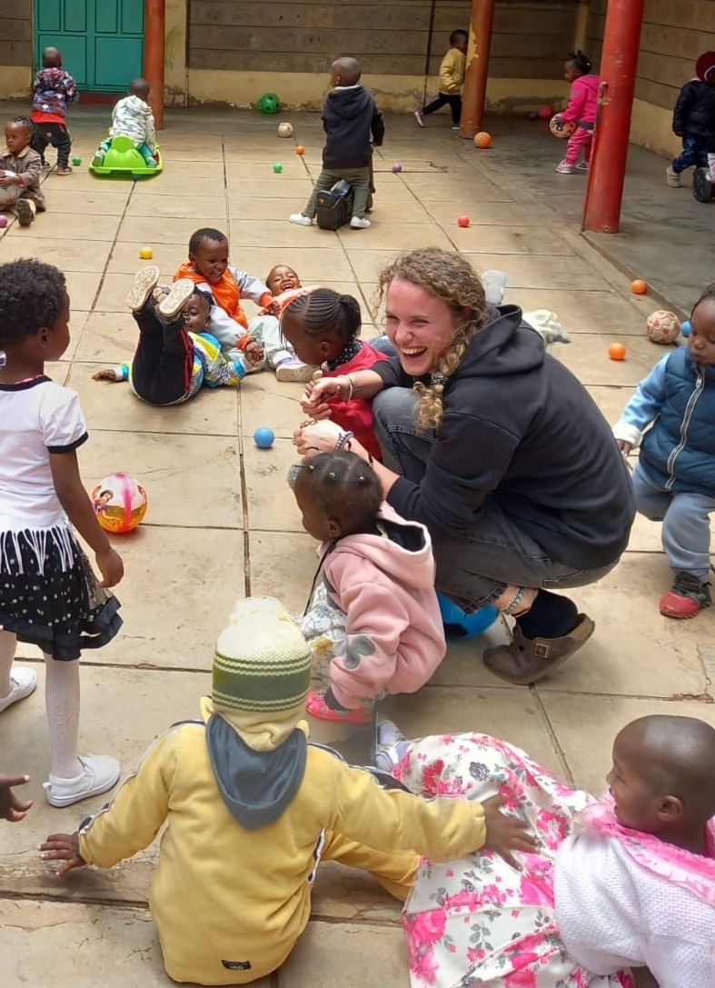 foto noemi Zocca volontaria servizio civile universale africa a slum baraccopoli di soweto kenya volontariato africa