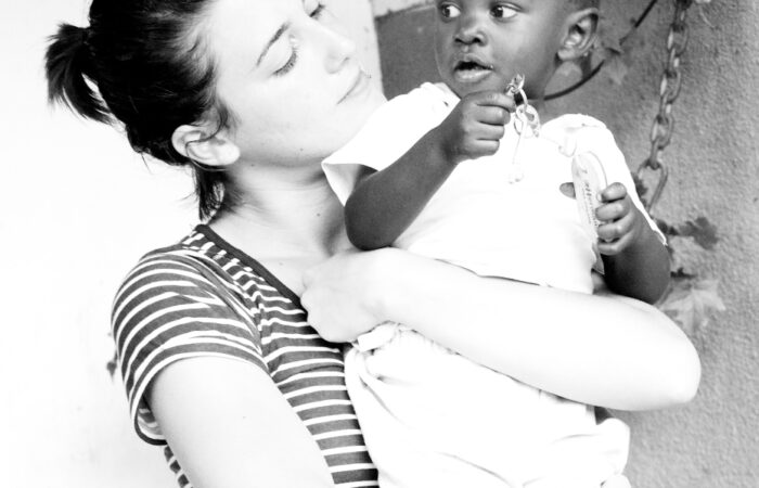 Martian volontaria in Africa con L'Africa Chiama