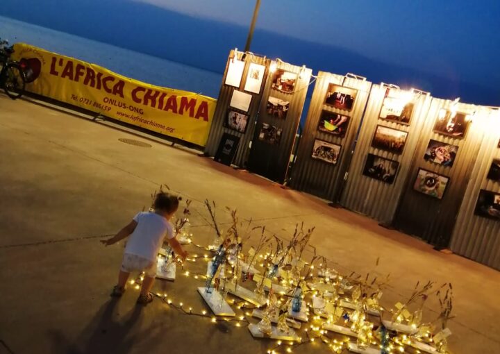 la mostra fotografica "Lamiere di Gianluca Uda" sullo slum di Soweto Kenya presente a "Con L'africa nel cuore"