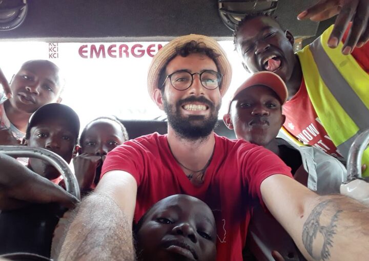 Francesco con i bambini di strada di Soweto
