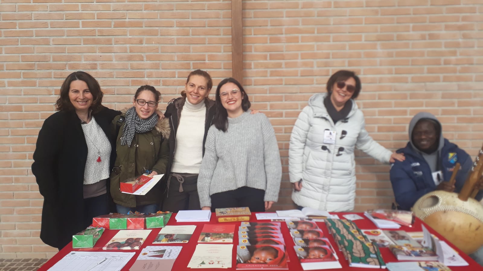 BANCHETTO NATALE REGALI SOLIDALI AFRICA CHIAMA 1