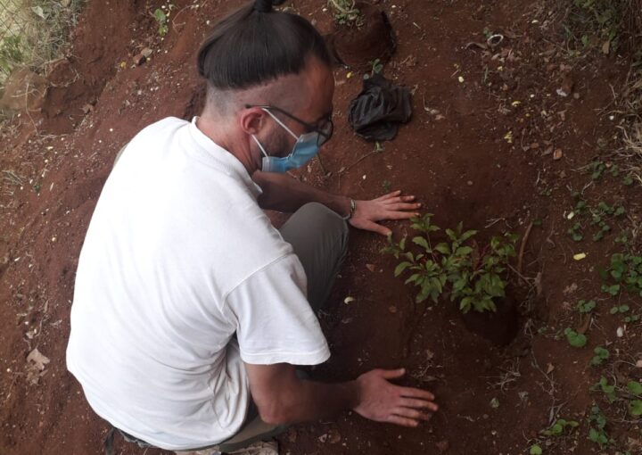 I ed. Non voltarsi Kenya