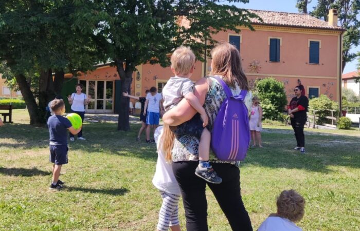 ITALIA NEWS GIUGNO 2022 UCRAINI LABORATORI BAMBINI MAMME UCRAINA articolo